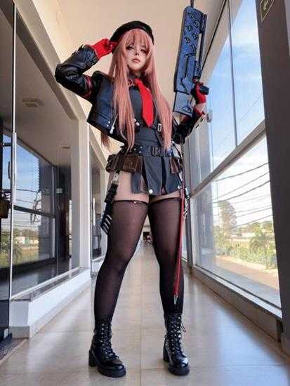 COSPLAY图赏：巴西肉感美女COS兔女郎约尔太太 武力值全在大腿上